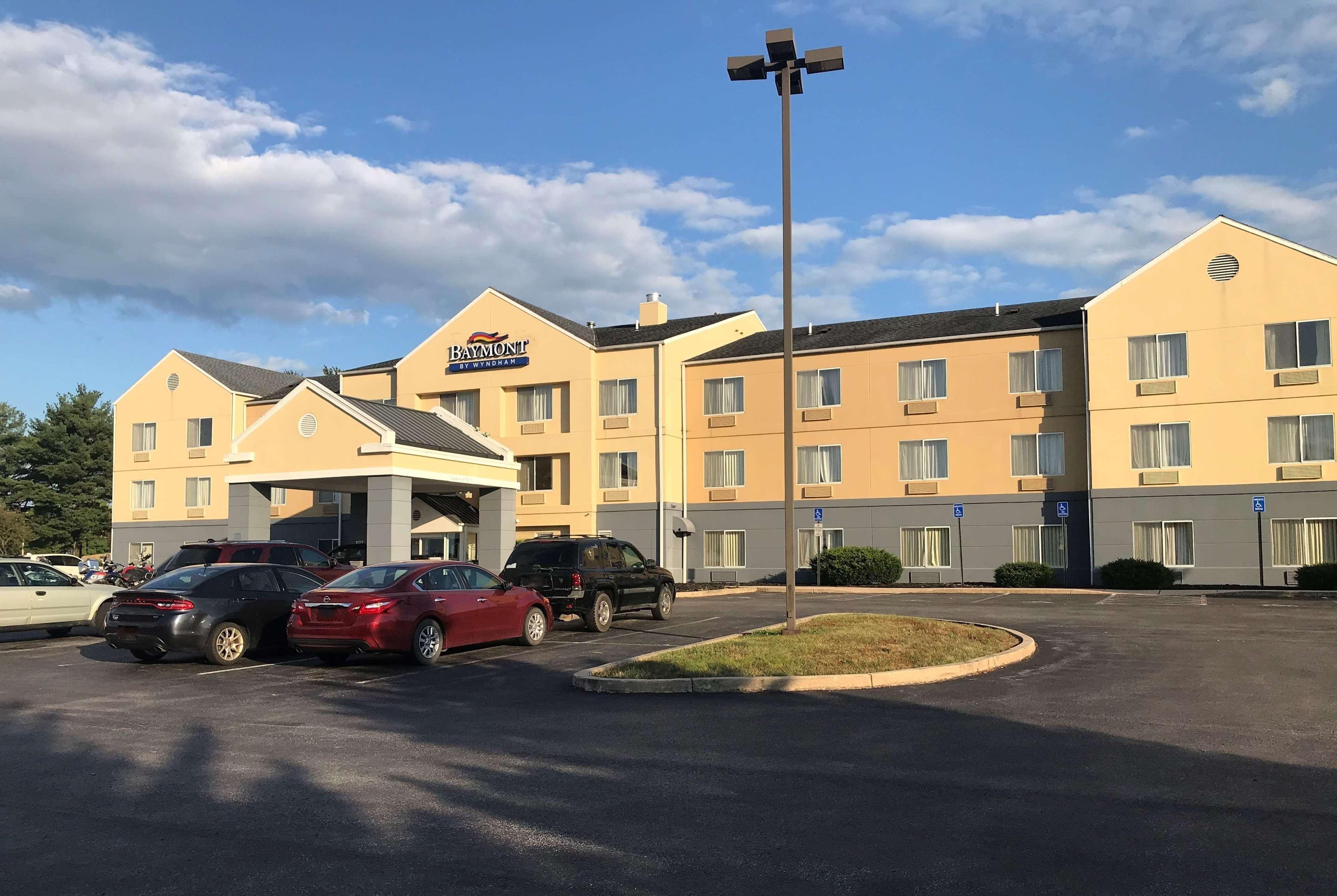 Baymont By Wyndham Chambersburg Hotel Eksteriør billede
